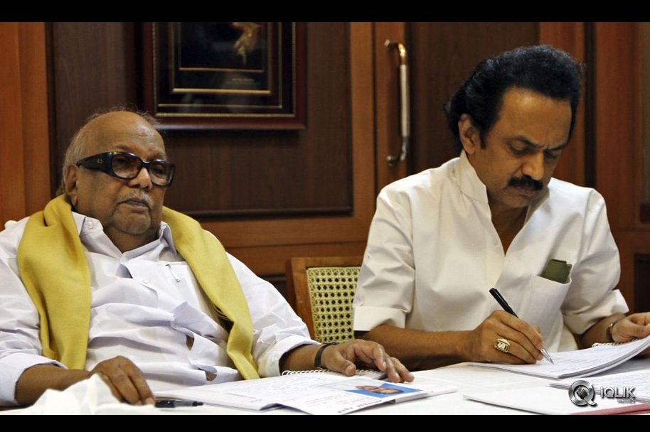 Celebrities-Cast-Vote-in-TN-Elections